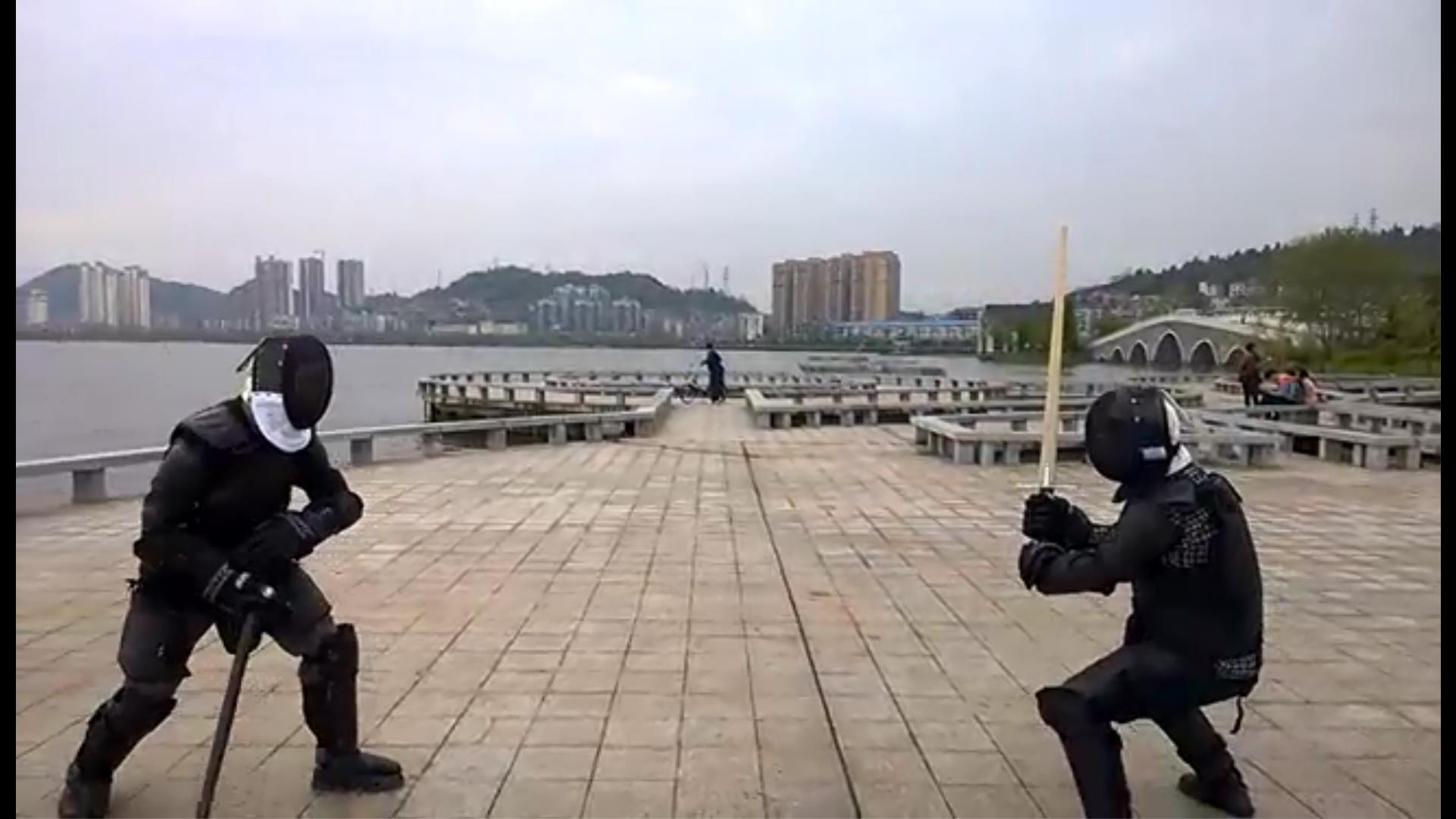 Lucha con el traje antidisturbios YF de la Asociación China KongFu